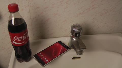 Sony Xperia Z2 with Coca-cola Test