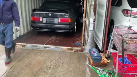 BMW E30 M3 shipping