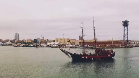 Take a tour withe pirate ship