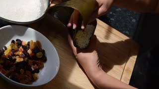 Make traditional chinese cake