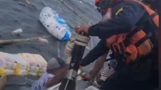 [Video] Rescatan a cinco personas que iban para el Islote y naufragron