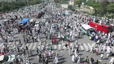 Choques durante una protesta de decenas de miles de agricultores en la India