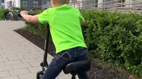 Funny_Kid_Angry_Dad😂😂#tiktok_#comady_#funny_#1(080p) #rumble