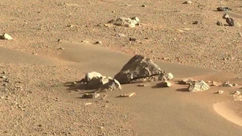 Mars Ingenuity spacechopper spots MASSIVE Pyramid of Giza on Mars!