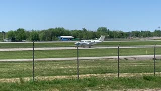 Plane spotting Rochester Airport May 24th 2021!