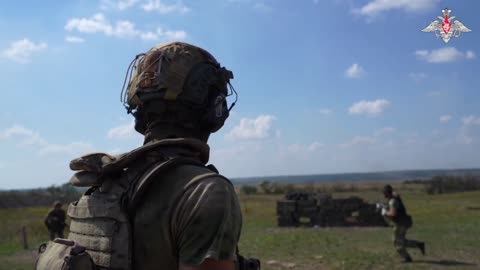Paratroopers improve combat skills in rear area of special military operational zone