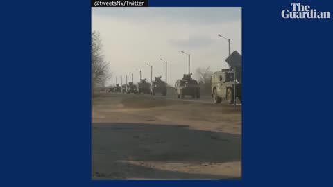Video shows ukrainian tank man trying to block Russian military convoy