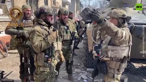 Il personale militare ceceno partecipa alle operazioni di combattimento a Mariupol.Il capo della Repubblica cecena Kadyrov condivide filmati dei militari della repubblica che prende parte alle battaglie contro i neonazisti di Azov