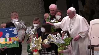 El papa condena las "crueldades siempre más horrendas" como masacre de Bucha