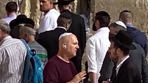 Amazing Jerusalem Outreach: Without Blemish - Messianic Rabbi Zev Porat Preaches