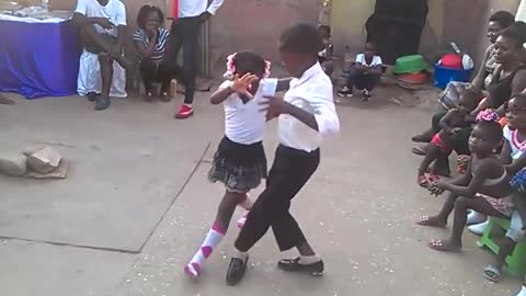 How Kids from Angola dance Kizomba.
