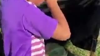 Polémica por falso video de niño llorando en un cementerio