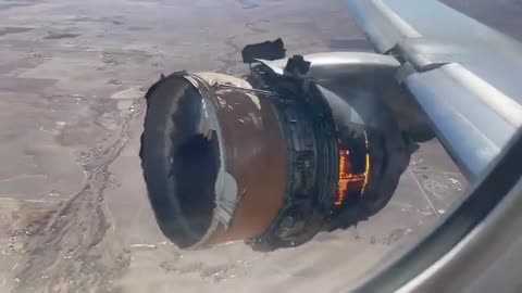 Flight 328 United engine on fire! 🔥