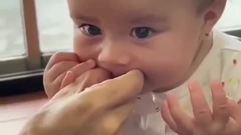 cute baby eating lemon reactio😂😂 #shorts