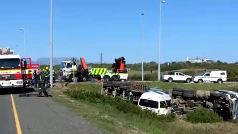 Crash involving minibus taxi and a truck leaves seven dead