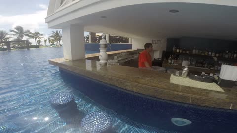 mexico pool swim up bar