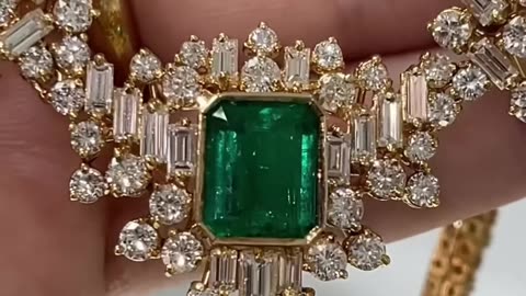 Big serious 23.06tcw Colombian emerald pear & multi-shape diamond 18k statement luxurious necklace