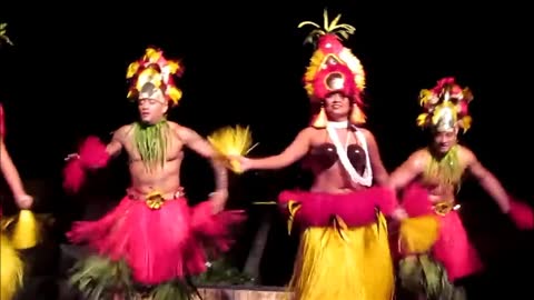 Hula Dancers Polynesia