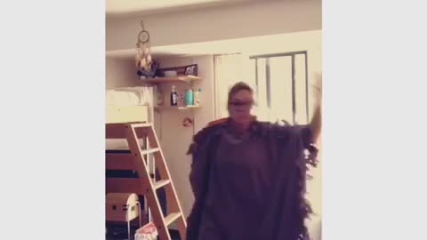 Girl dances inside a blanket to "tipsy" by jkwon