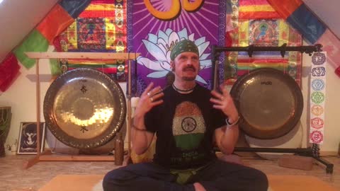 Kundalini Yoga Meditation - Selbstfindung in Verbindung mit dem Fluss des Lebens