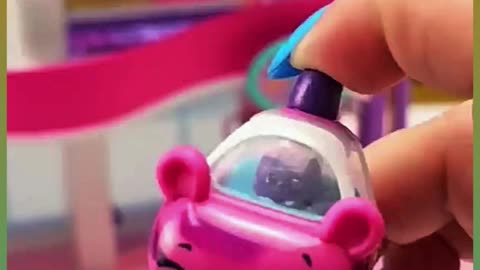 Unboxing 2017 Shopkins Cutie Cars Spa Wash