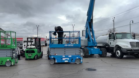 Scissor Lift 2013 Genie GS-3232 Electric 32' Platform Extendable