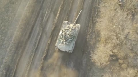 Ukrainian Paratrooper Tank Battles Russian Invaders In Luhansk