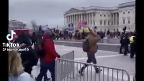 Capitol Police Help People Enter the Capitol Building