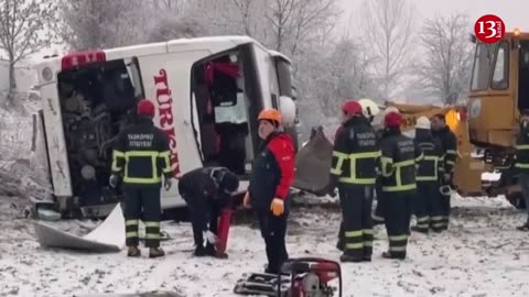 Fatal Bus Crash in Turkey: 6 Dead, 33 Injured