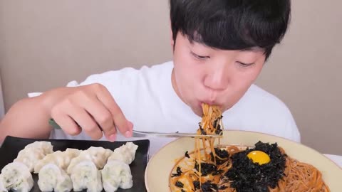 BTS Jungkook's perilla oil Makguksu (Fire Noodles) | Eatingshow ASMR | REAL SOUND