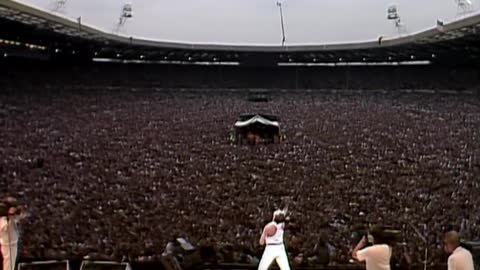 Queen - We Will Rock You (Live Aid 1985)