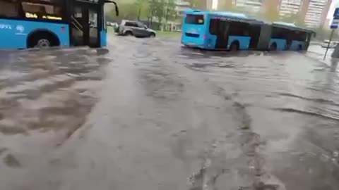 🌊 Moscow was flooded by a rain flood. 30% of the normal monthly rainfall fell in