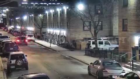 Man narrowly avoids getting shot on 900 block of N Cambridge Chicago.