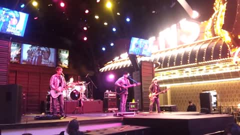 Great Guitar Solo Fremont Street Cover Band 2015 The Devil Went Down to Georgia