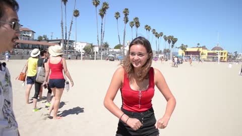 Hypnotized girl sees puppy, octopus and Leonardo di Caprio