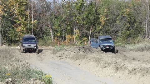 MUD DRIVERS - Jeep vs Everyone 4x4 Trucks Mud Bogging Drag Racing