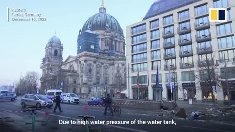 ‘Just chaos’: Aquarium in Berlin bursts, releasing huge volume of water