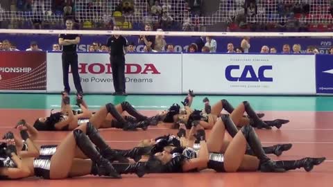 World League - Russia-Italia le cheerleader in azione