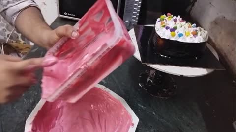 How To Make Pinata Hammer Cake _ Surprise Pinata Cake Recipe _ Heart Shape Pinata Cake