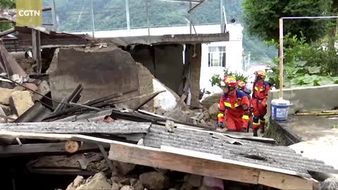 Villages evacuated in earthquake-hit Sichuan