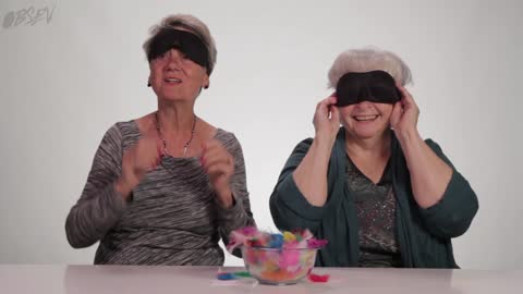 These Grandmas’ Reactions During The Blindfold Touch Test Are Beyond Hilarious