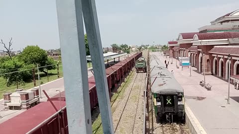 Train ka safar railway line Nwl Beautiful😍💓 train🚂🚋🚃🚋🚃🚋🚃