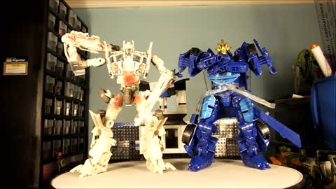 CiiC TRANSFORMERS KO Drift compared to Hasbro Drift