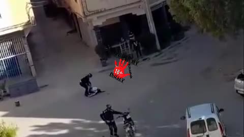 Einmann mit Machete VS marokkanische Polizei mit Pistole