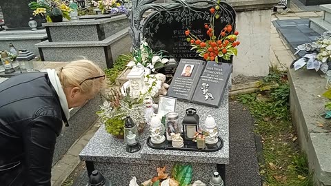 Mama przy Grobie Syna Eryka Romanowskiego zabitego w Zamościu przez Daniela Gnyp i innych