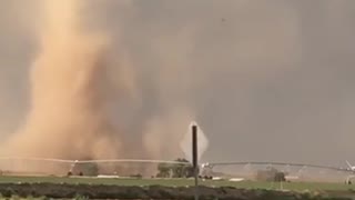 Beautifully formed tornado caught on camera in Eaton, CO