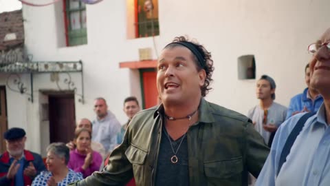 Carlos Vives, Sebastián Yatra - Robarte un Beso (Official Video)