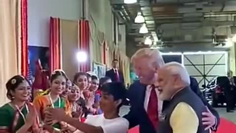 JuPm Modi And president trump Interaction with of group of yungsters at during