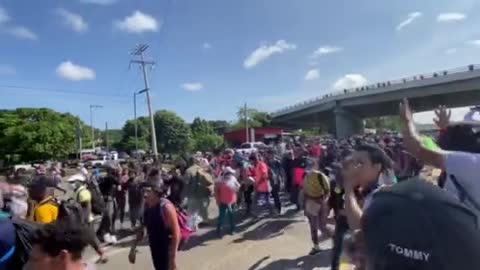 Organized migrant carvan overwhelms Mexican National Guard as it moves towards US border