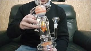 Black Leaf 'Ascend to Saturn' Bong Review